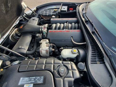 Used 2004 Chevrolet Corvette Coupe w/ Preferred Equipment Group image 26