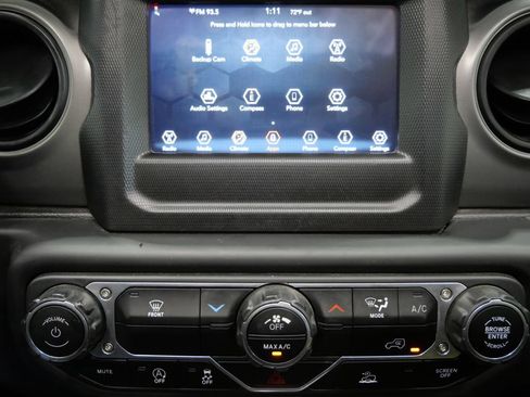 Used 2022 Jeep Wrangler Unlimited Sport AWD/4WD image 17