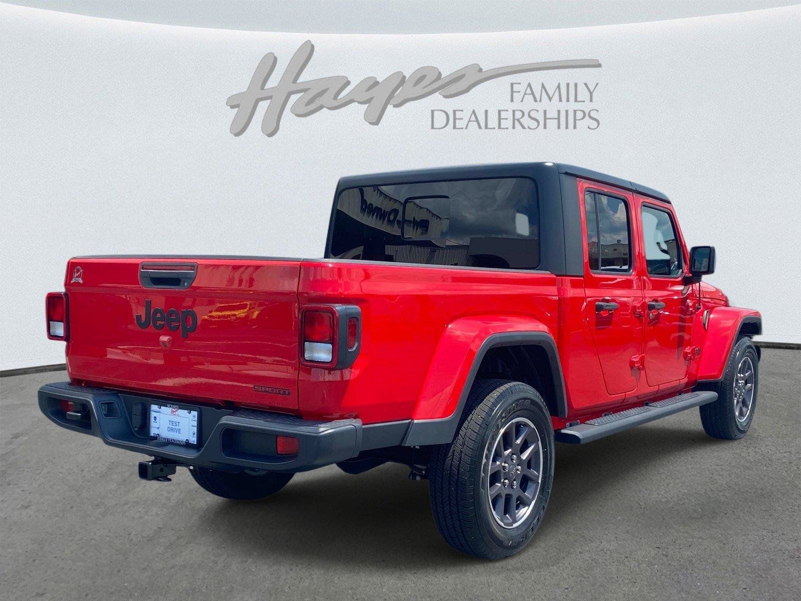 Used 2021 Jeep Gladiator Sport AWD/4WD image 3