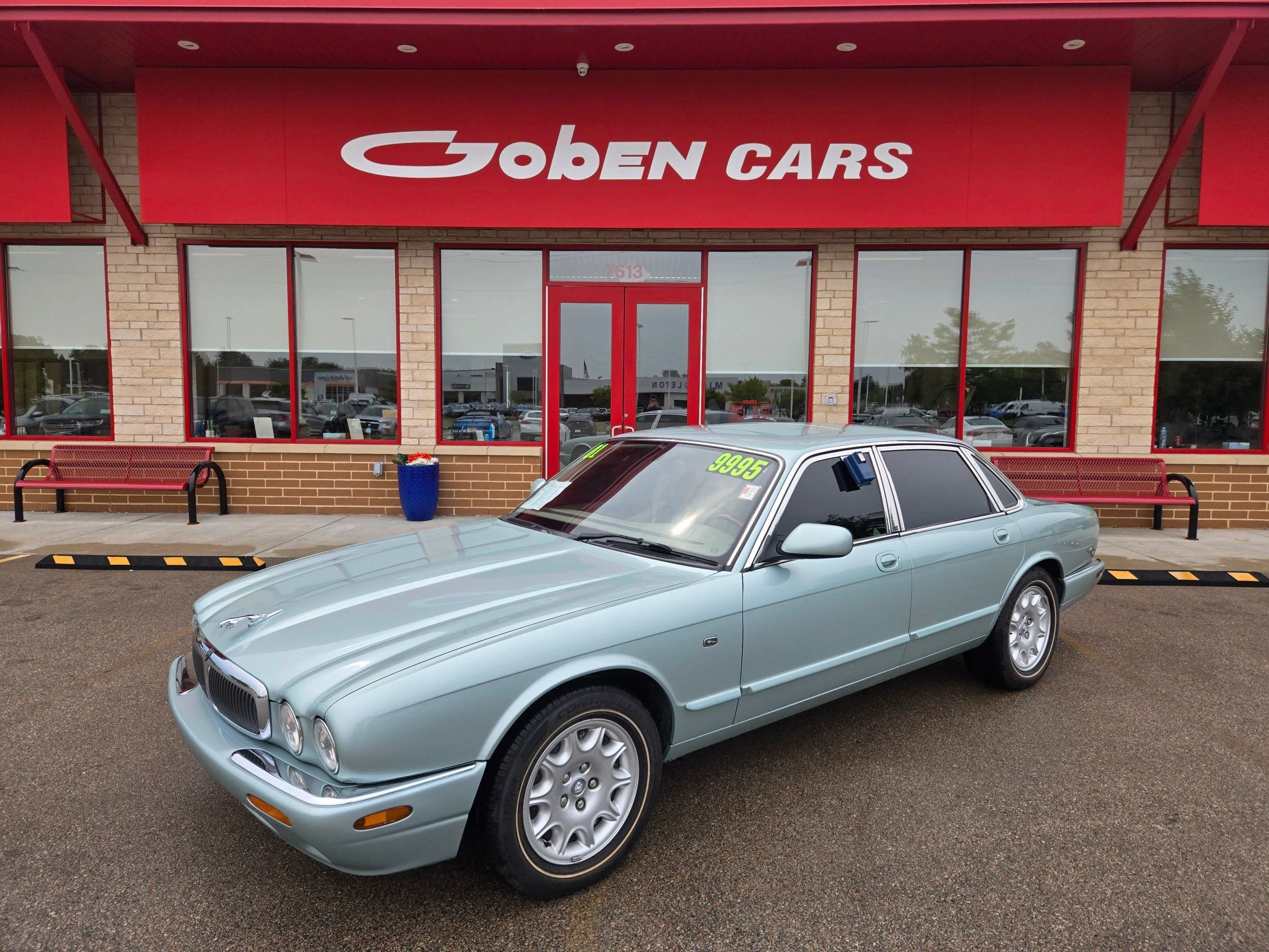 Used 2001 Jaguar XJ8 RWD image 1
