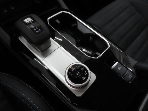 New 2026 Mitsubishi Outlander SE image 14