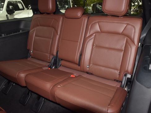 New 2026 Lincoln Navigator Reserve AWD/4WD image 15
