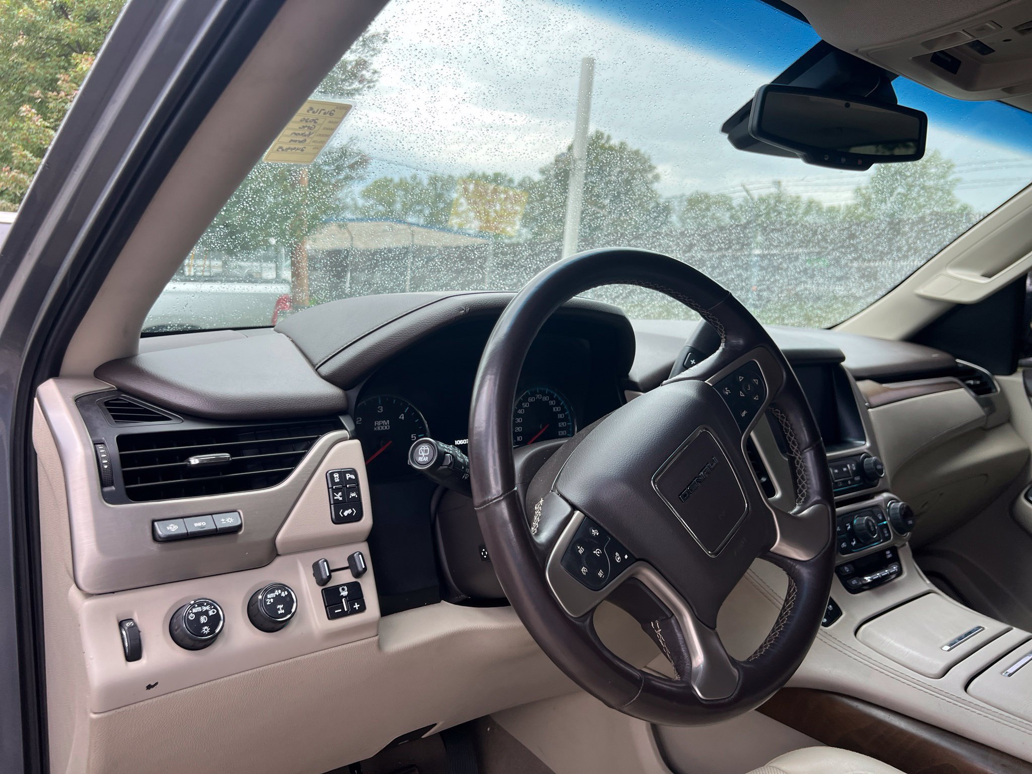 Used 2020 GMC Yukon XL Denali w/ Denali Premium Package AWD/4WD image 11