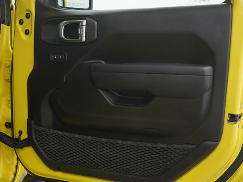 Used 2024 Jeep Wrangler Sport S image 9