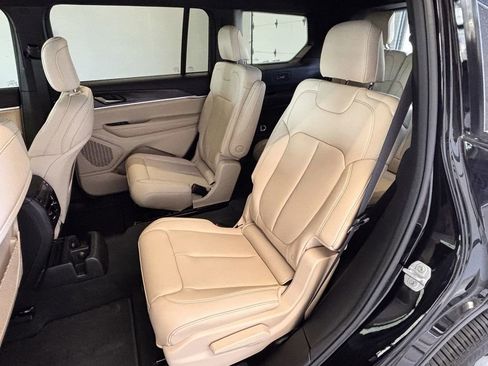 New 2025 Jeep Grand Cherokee L Limited RWD image 16