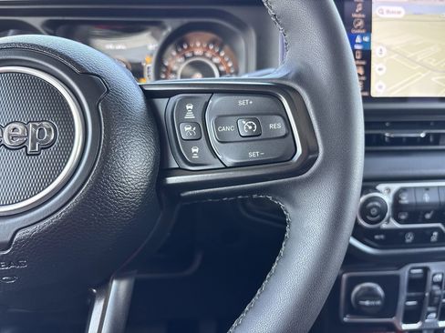 Used 2025 Jeep Wrangler Unlimited Rubicon image 28