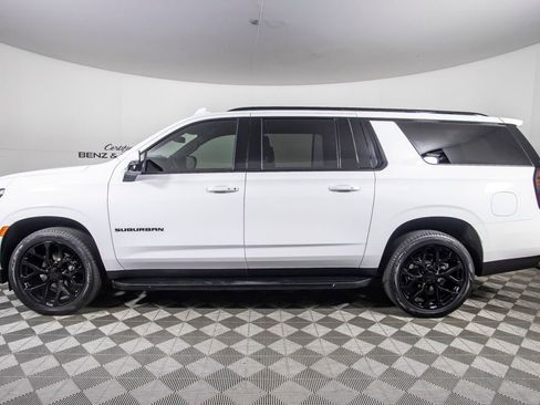 Used 2022 Chevrolet Suburban RST w/ Sport Performance Package image 13