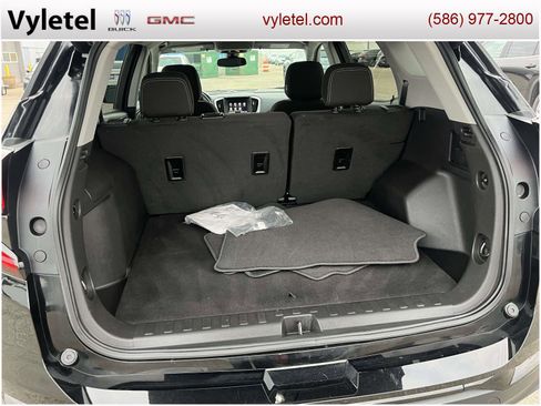 Certified 2023 GMC Terrain SLE w/ Driver Convenience Package image 9