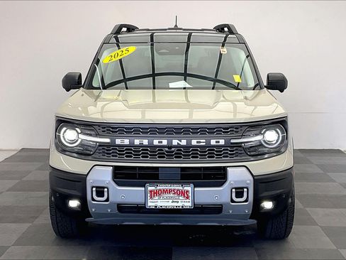 Used 2025 Ford Bronco Sport Badlands AWD/4WD image 2