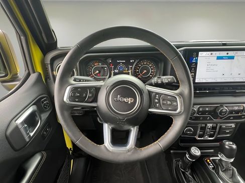Used 2024 Jeep Wrangler Unlimited Sahara AWD/4WD image 14