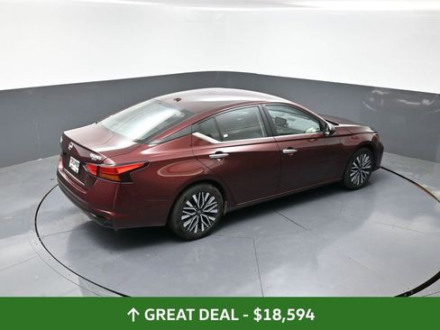 Used 2024 Nissan Altima 2.5 SV image 13