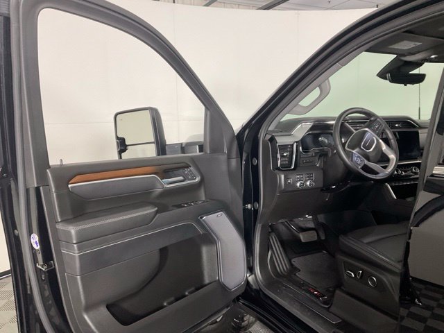 Used 2025 GMC Sierra 2500 Denali w/ Denali Reserve Package AWD/4WD image 26