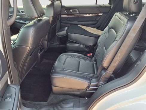 Used 2018 Ford Explorer Platinum AWD/4WD image 26