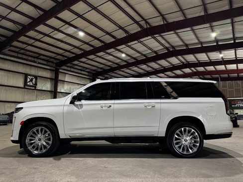 Used 2021 Cadillac Escalade ESV Premium Luxury image 8