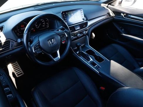 Used 2019 Honda Accord Sport image 4