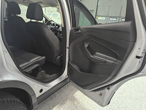 Used 2017 Ford Escape SE AWD/4WD image 19