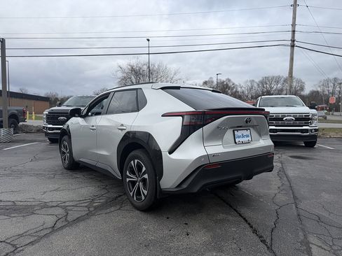 Used 2025 Toyota bZ4X FWD w/ Weather Package image 4