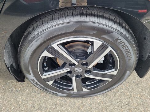 Used 2024 Nissan Sentra SV image 25