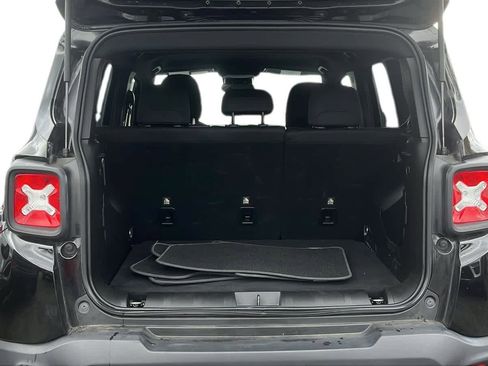 Certified 2021 Jeep Renegade Latitude image 24