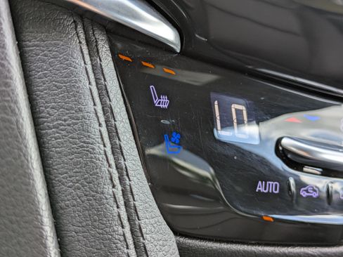 Certified 2023 Cadillac XT6 Premium Luxury FWD image 28