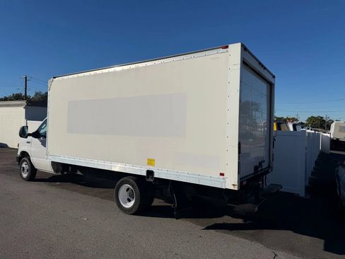 Used 2017 Ford E-350 and Econoline 350 Super Duty RWD image 2