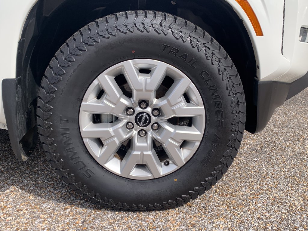 Used 2024 Nissan Frontier SV w/ SV Convenience Package RWD image 8