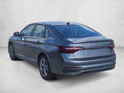 Used 2024 Volkswagen Jetta SE FWD image 7