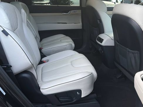Used 2024 Hyundai Palisade Limited AWD/4WD image 17