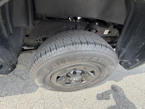 Used 2016 Toyota Tacoma SR5 w/ Towing Package RWD image 24