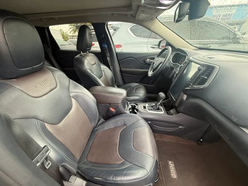 Used 2015 Jeep Cherokee Limited w/ Luxury Group FWD image 12
