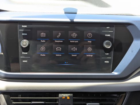 Used 2022 Volkswagen Taos SE FWD image 24