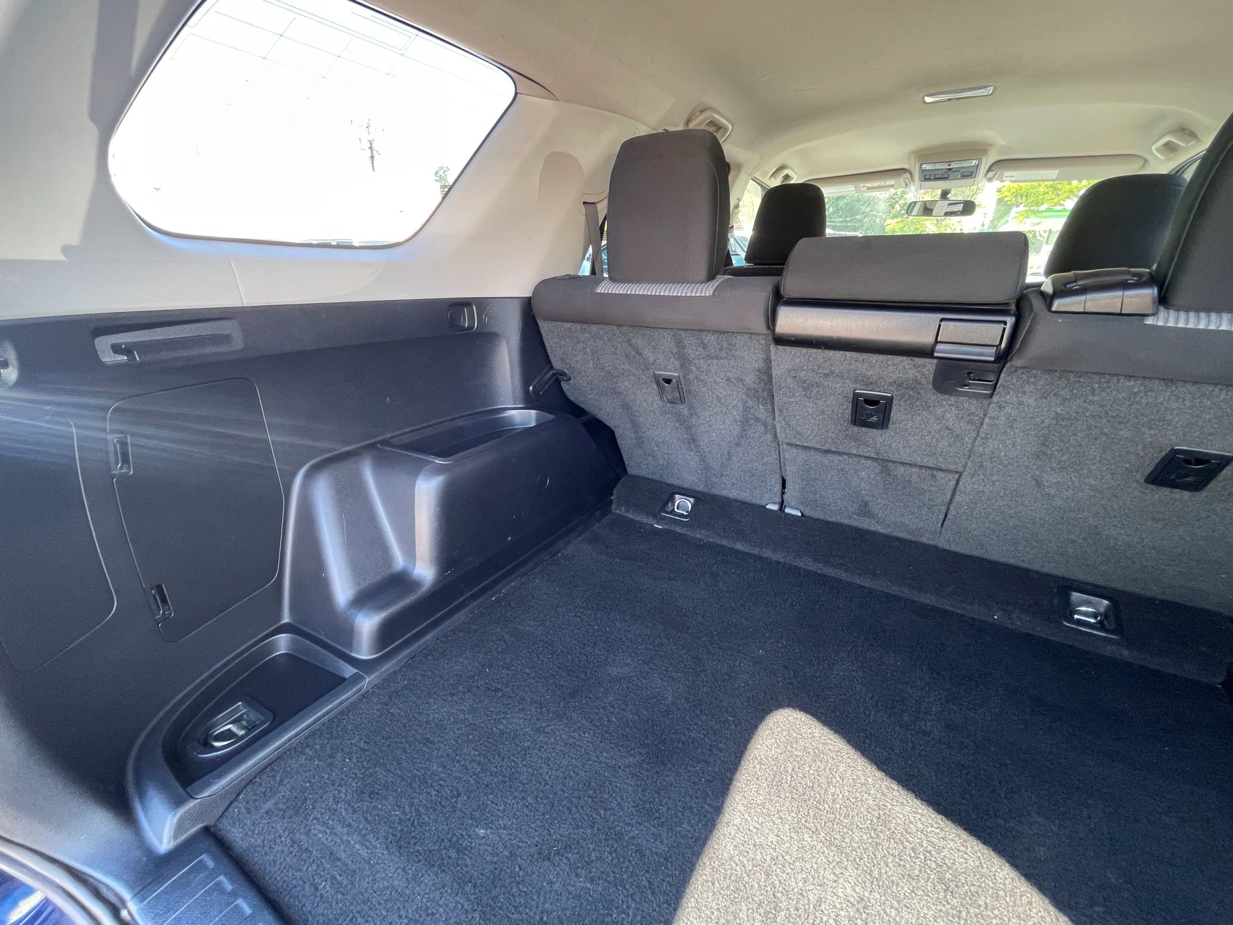 Used 2016 Toyota 4Runner SR5 AWD/4WD image 25
