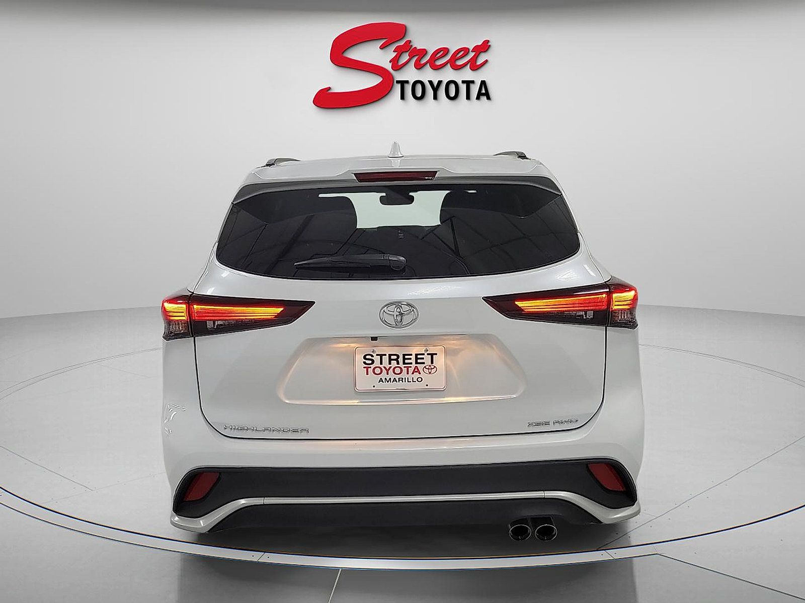 Certified 2025 Toyota Highlander XSE AWD/4WD image 3