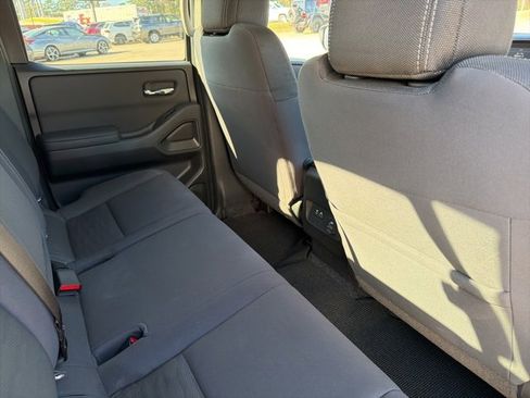 Used 2023 Nissan Frontier SV w/ SV Convenience Package image 15