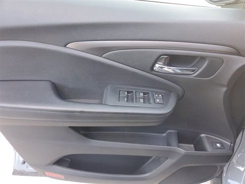 Used 2022 Honda Pilot Sport image 18