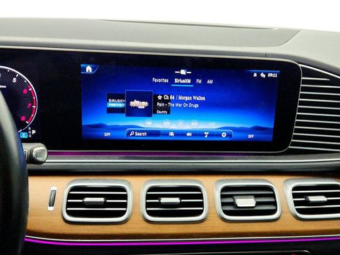 Used 2024 Mercedes-Benz GLS 450 4MATIC image 17