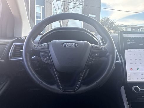 Used 2022 Ford Edge SEL image 14