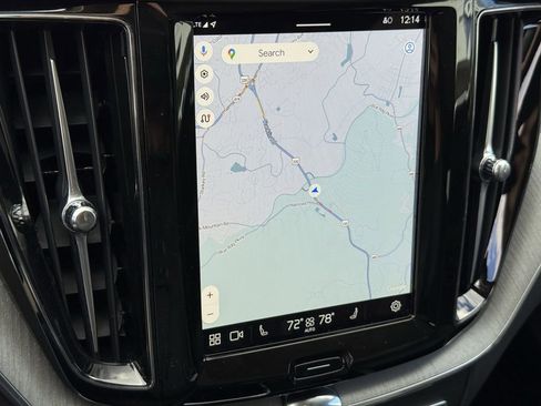 Certified 2025 Volvo XC60 B5 Plus image 21