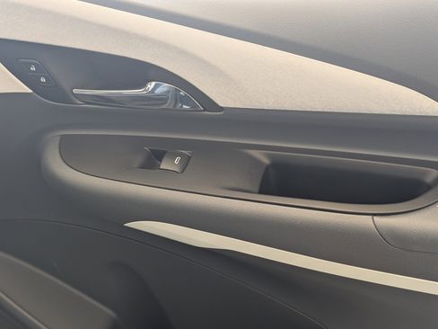 Used 2020 Chevrolet Bolt LT image 21