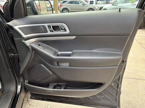 Used 2013 Ford Explorer XLT AWD/4WD image 17