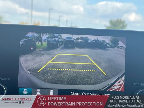 Used 2025 Honda HR-V LX image 9