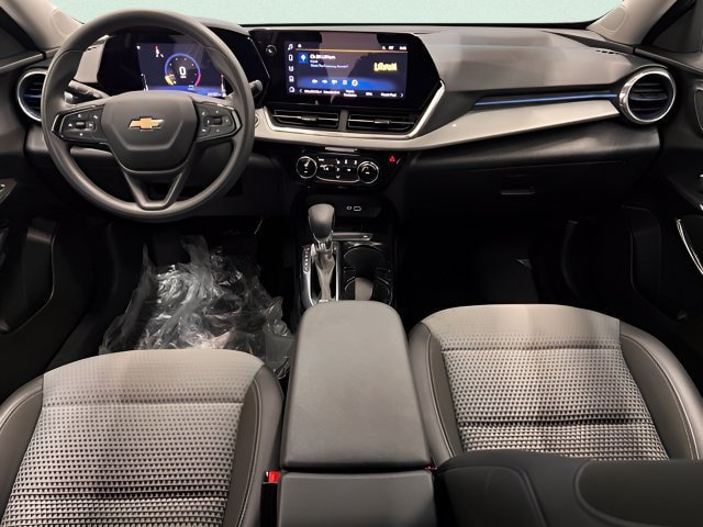 Certified 2025 Chevrolet Trax LT FWD image 18