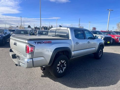 Used 2023 Toyota Tacoma TRD Off-Road image 2