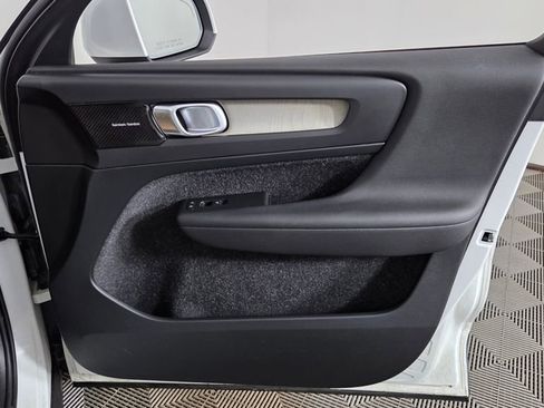 Used 2019 Volvo XC40 T5 Inscription image 33