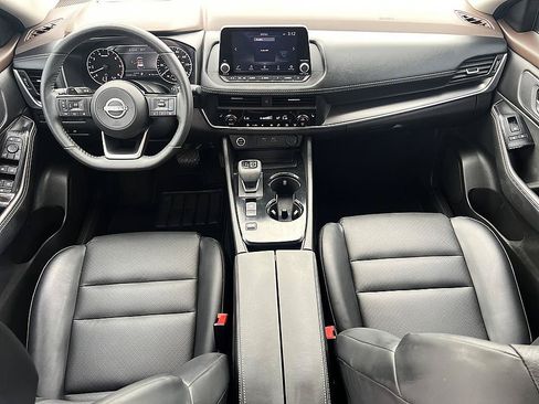 Certified 2023 Nissan Rogue SV w/ SV Premium B Package FWD image 18