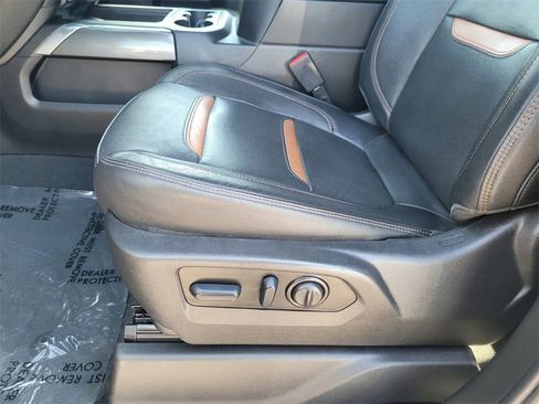 Used 2022 GMC Sierra 2500 AT4 w/ AT4 Preferred Package image 17