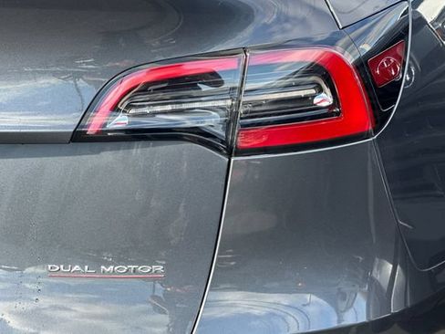 Used 2022 Tesla Model Y Performance AWD/4WD image 30