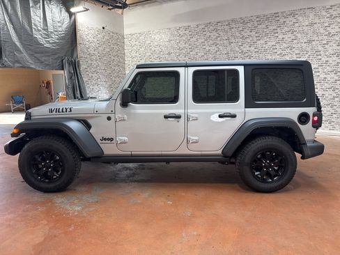 Used 2023 Jeep Wrangler Willys image 4