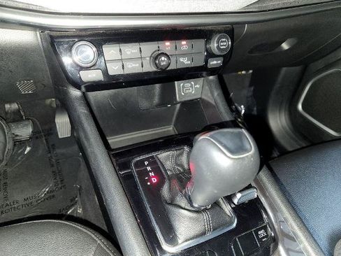 Used 2024 Jeep Compass Latitude AWD/4WD image 21