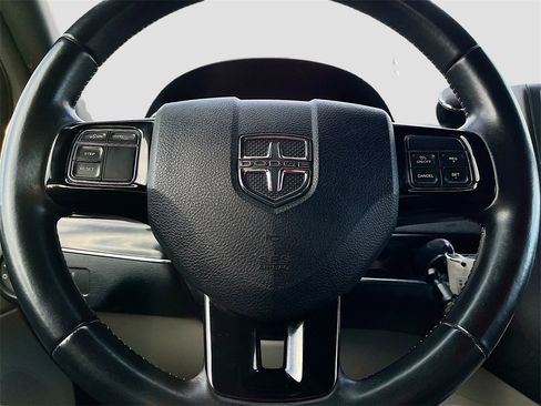 Used 2019 Dodge Grand Caravan SXT image 11